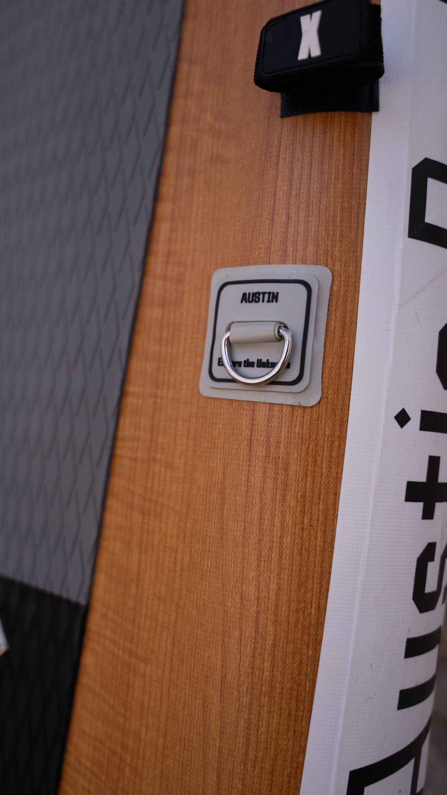 Austin Paddle Co 'The Rustic 2.0' 11ft Inflatable Stand-Up Paddle Board Package